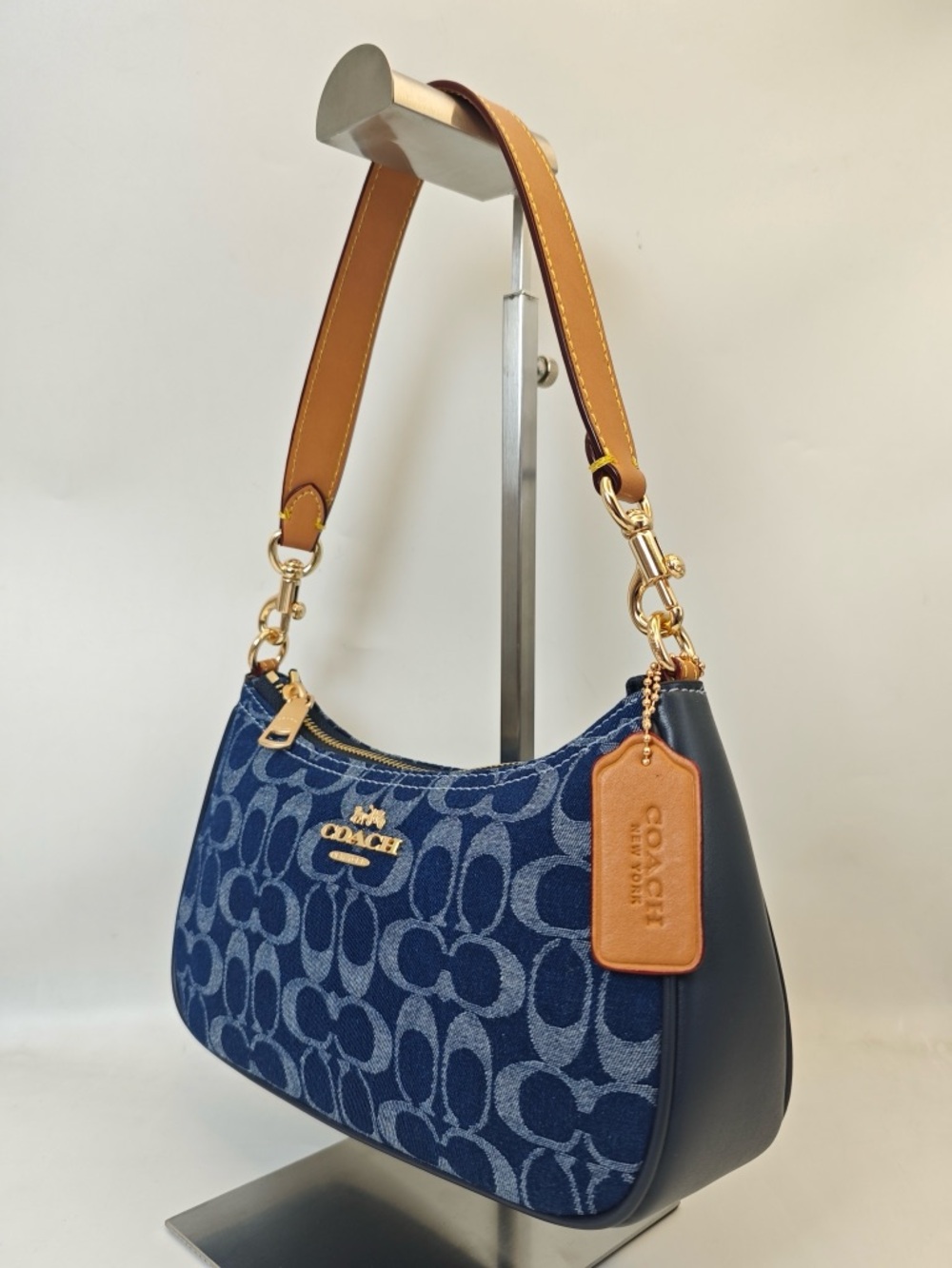 Coach Blue Signature Jacquard Shoulder Bag with Tan Strap - Picture 3 of 10